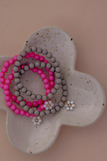 Matte Daisy Bracelet