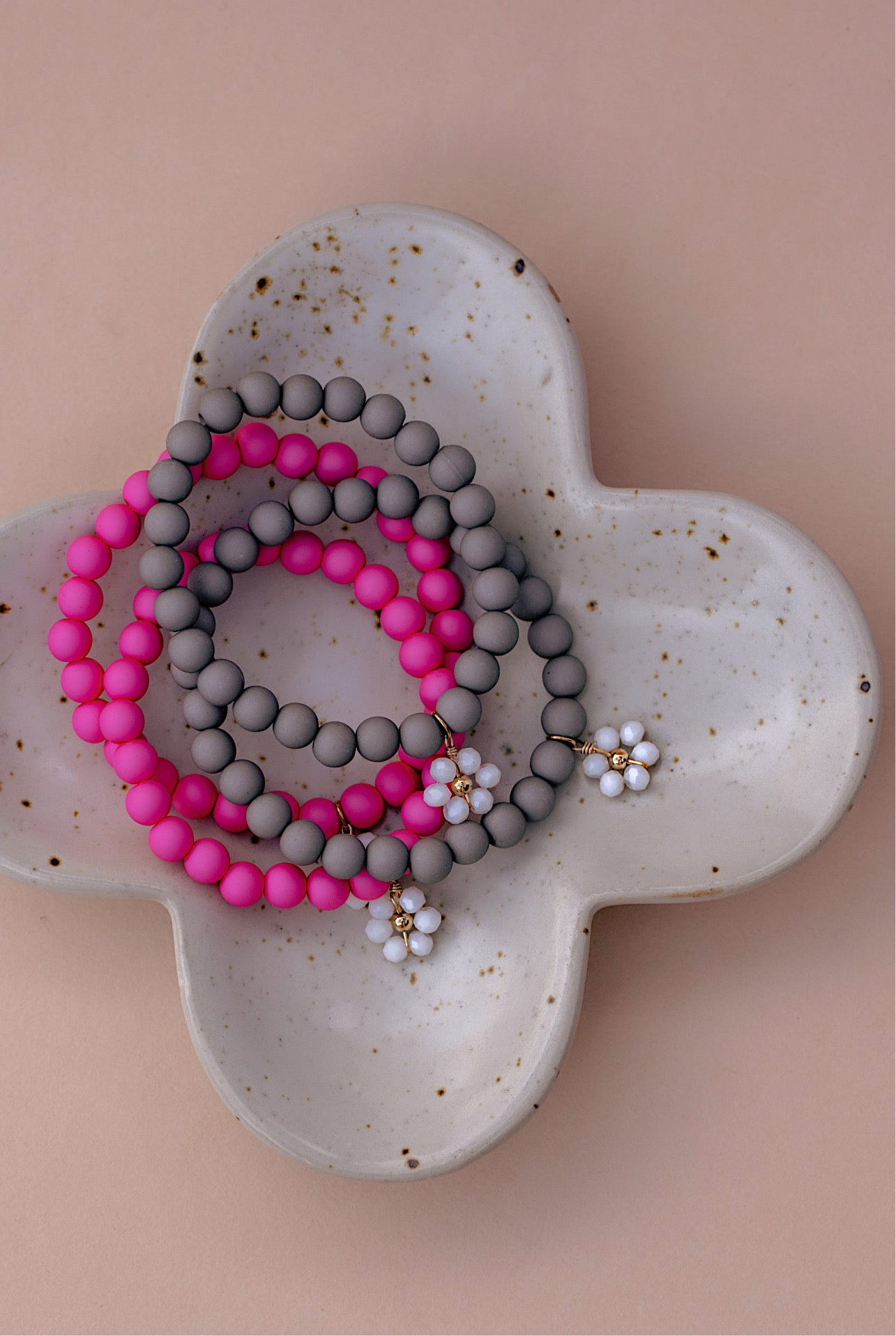 Matte Daisy Bracelet