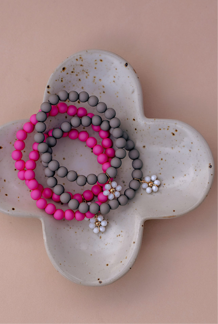 Matte Daisy Bracelet