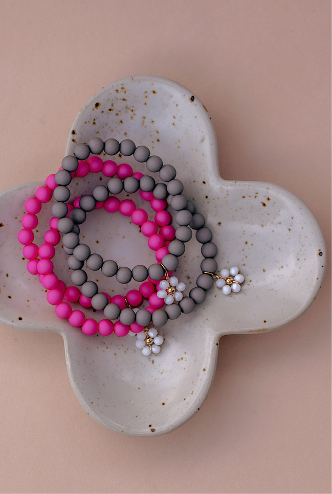 Matte Daisy Bracelet