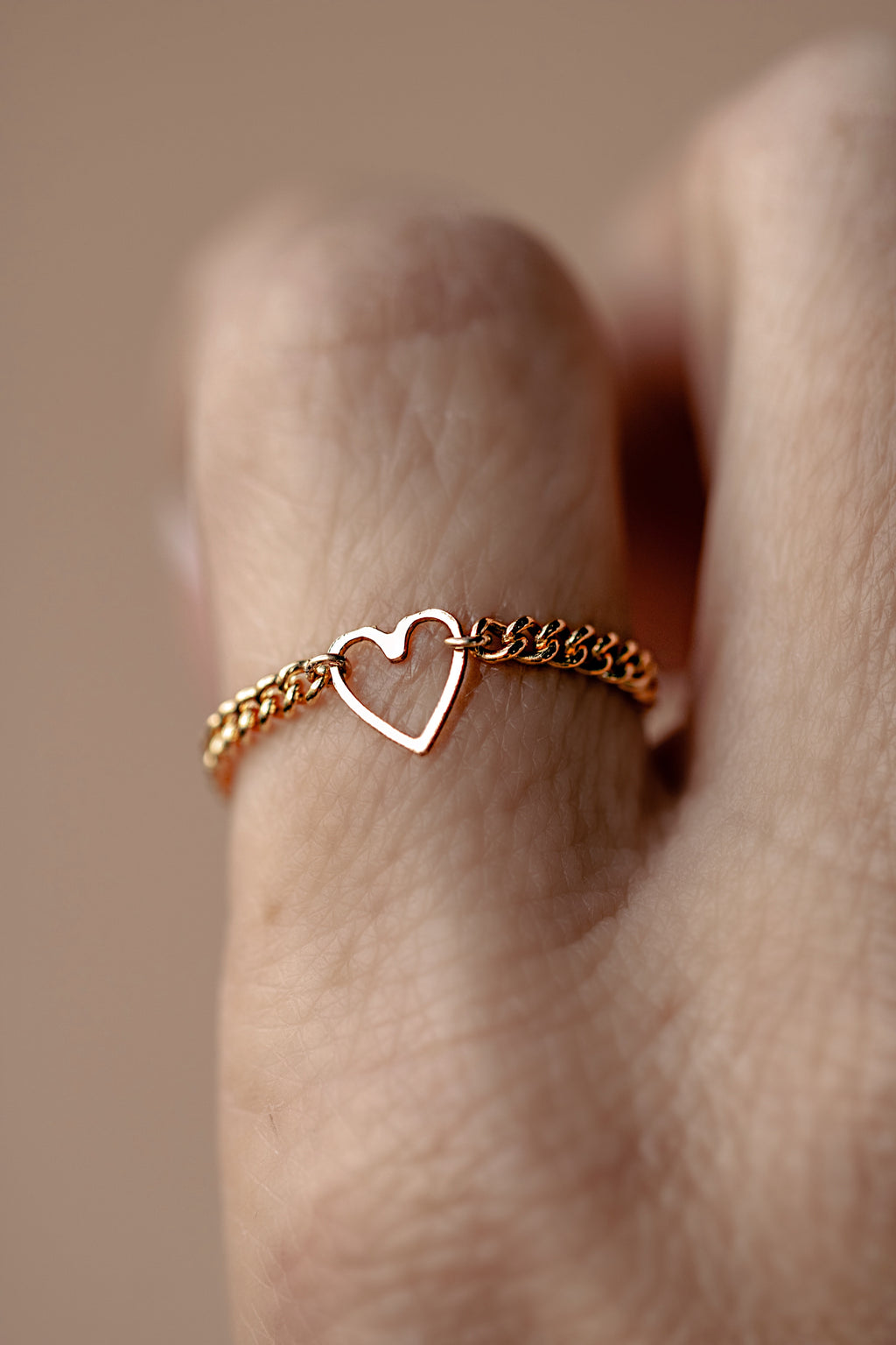 Open Heart Curb Chain Ring