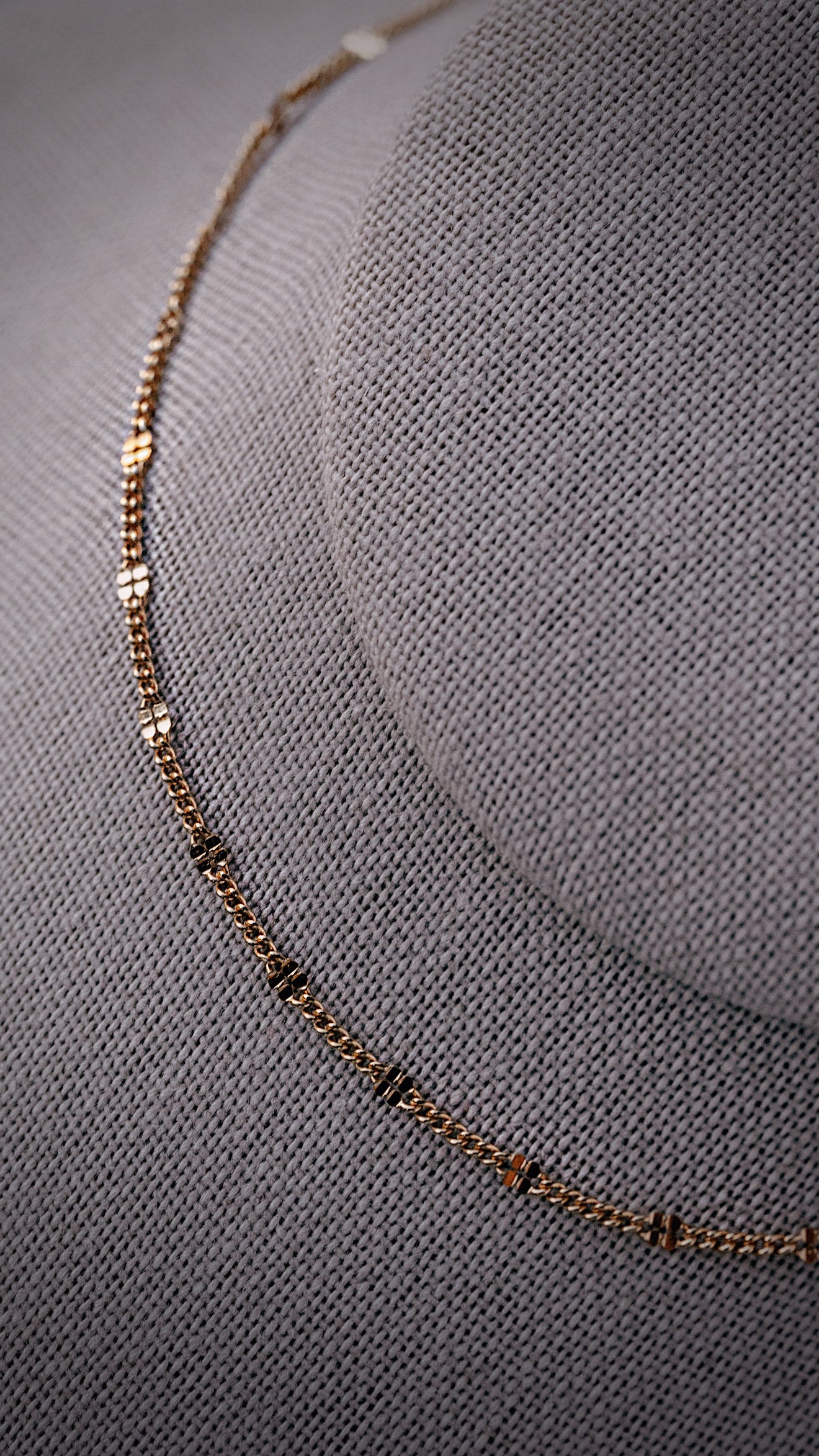 Pressed Dots Curb Chain Necklace