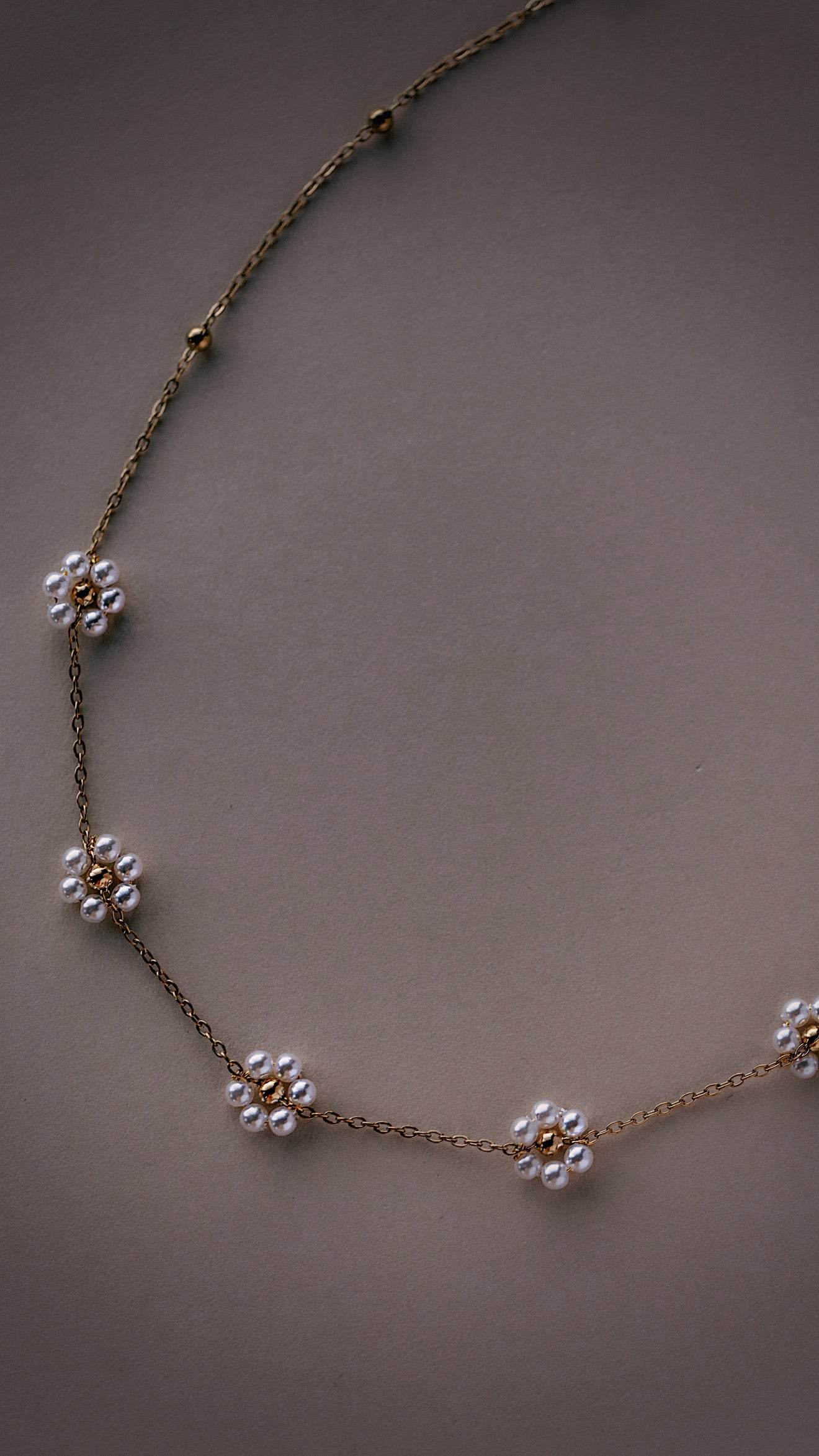 Mom Tok Daisy Necklace