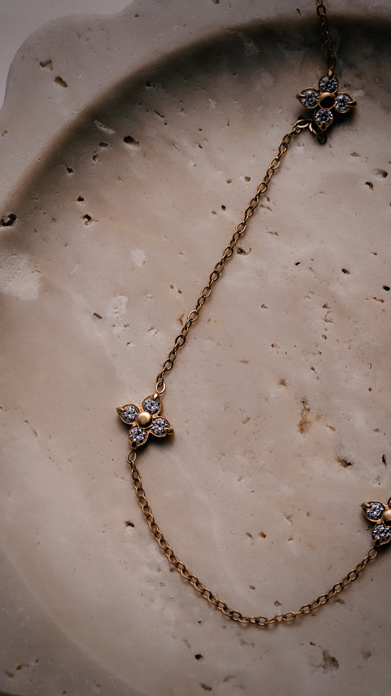 Clover Glow Necklace - The Neon Cactus Studio