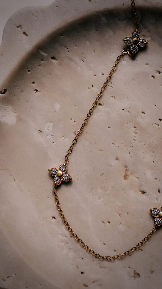 Clover Glow Necklace