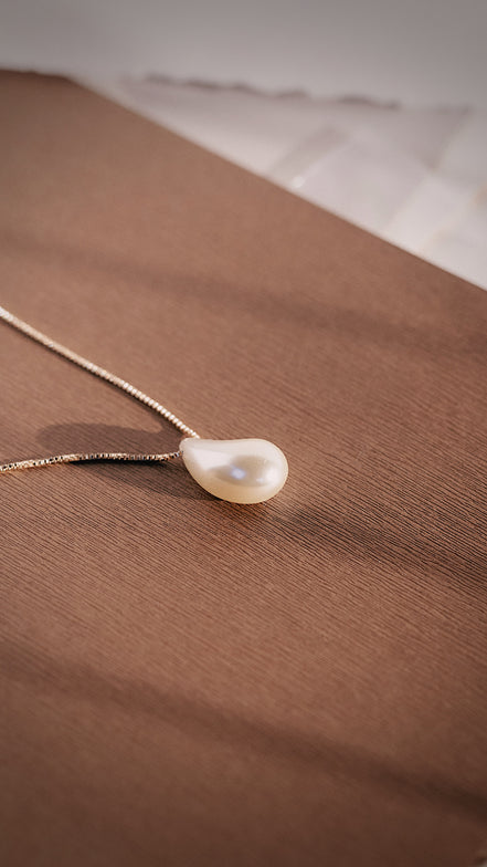 Verona Pearl Drop Necklace