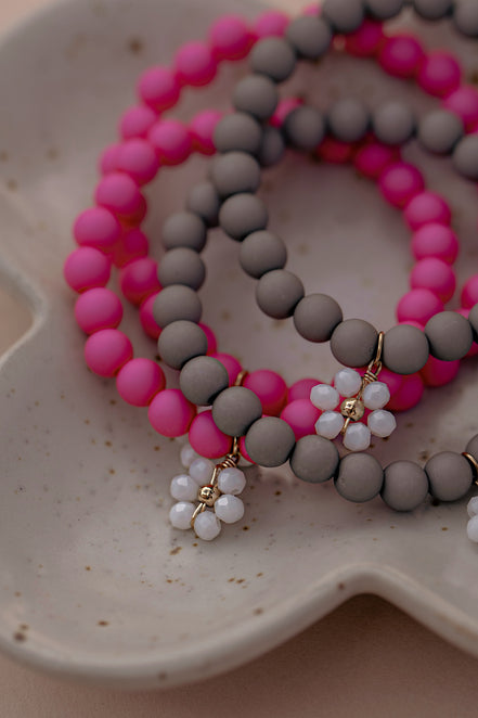 Matte Daisy Bracelet