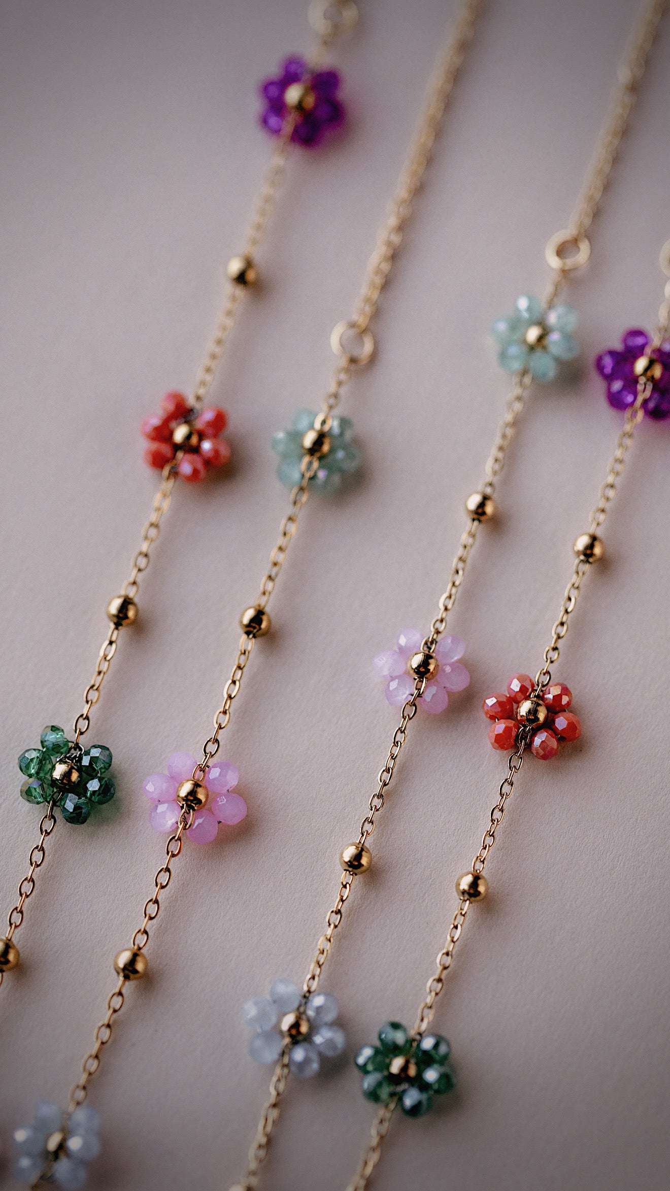 Mom Tok Daisy Necklace