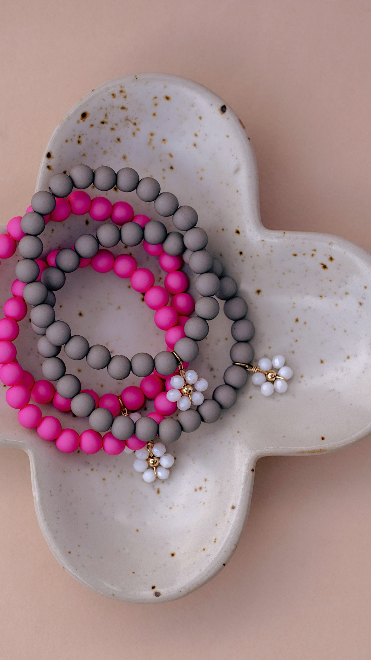 Matte Daisy Bracelet