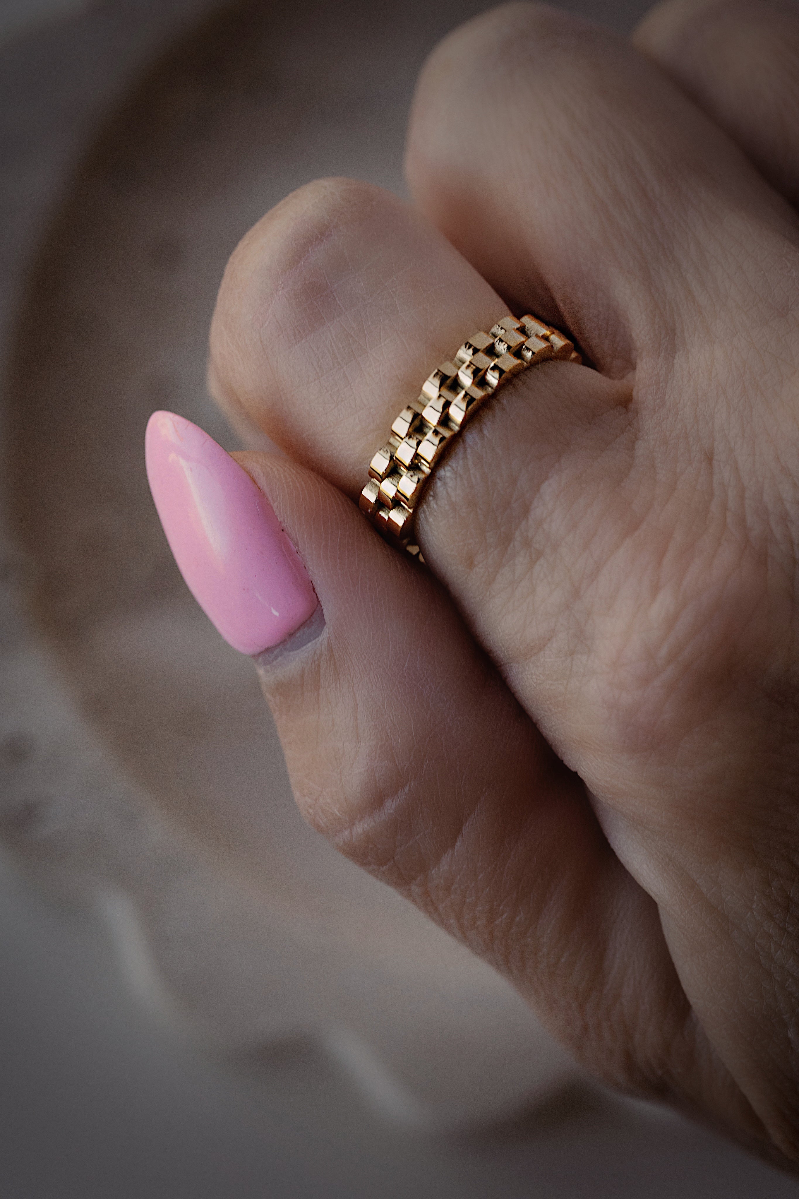 Slim Timepiece Ring