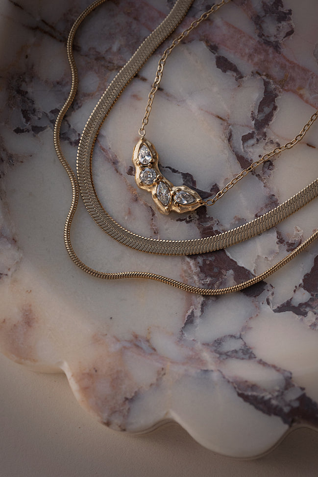 Whisper Curve Necklace