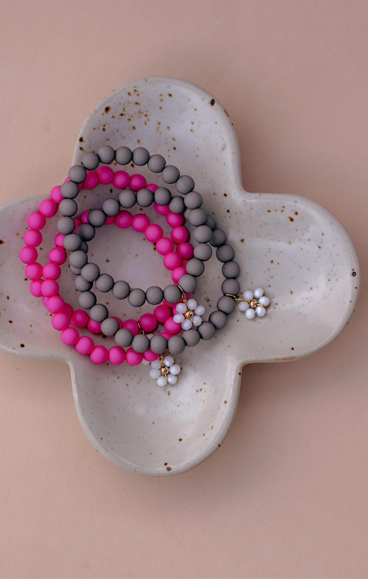 Matte Daisy Bracelet