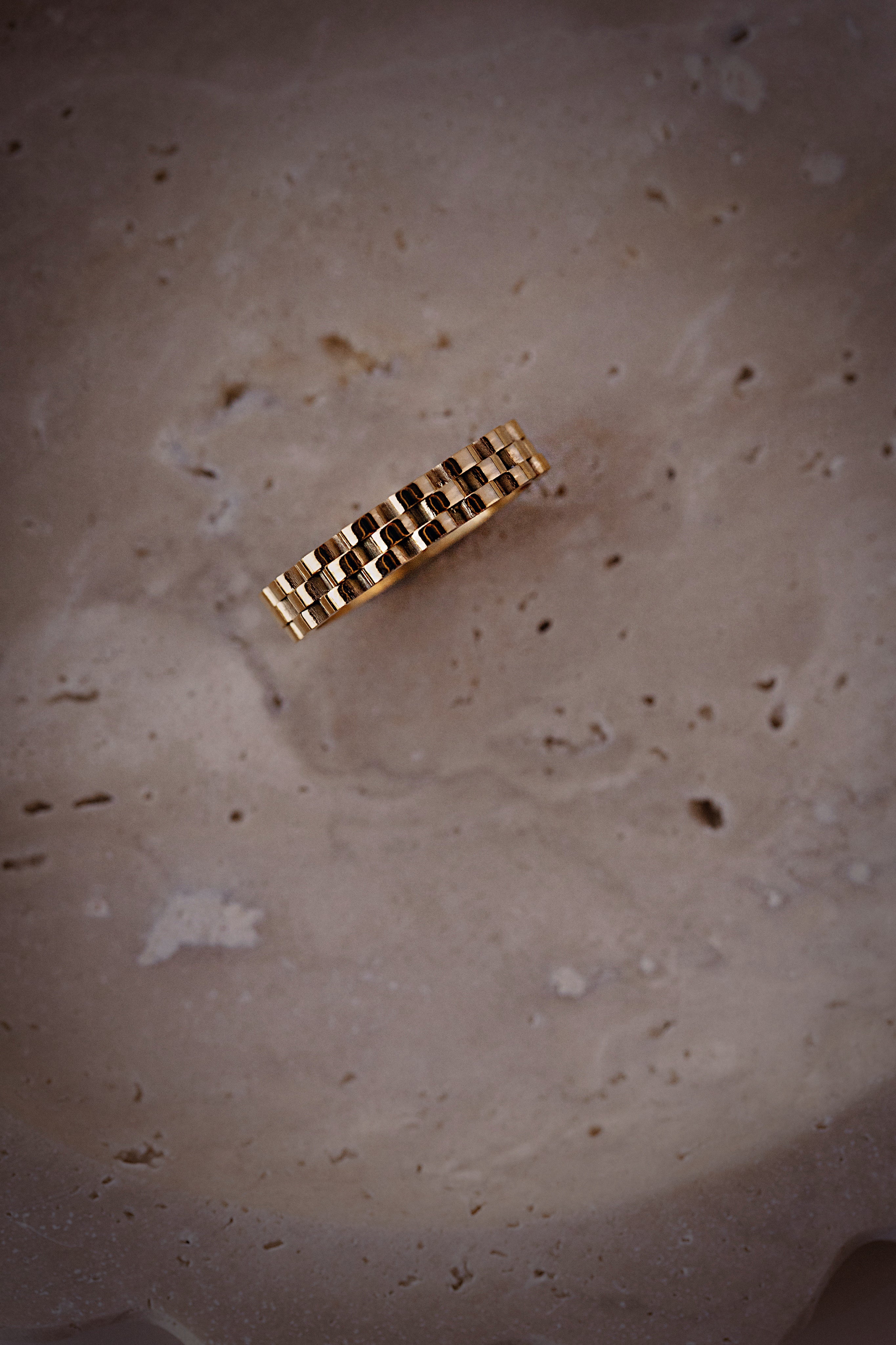 Slim Timepiece Ring