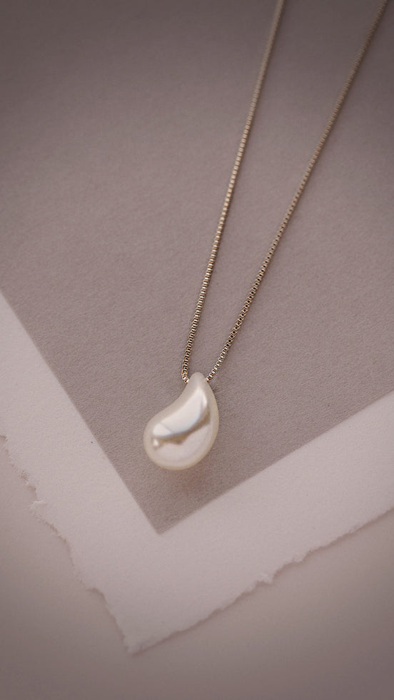 Verona Pearl Drop Necklace